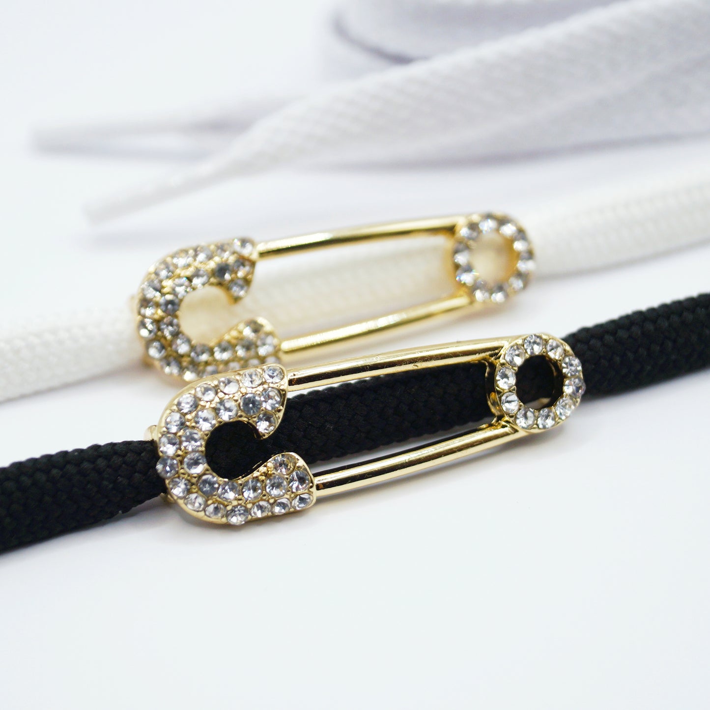 Shoe buckle pin diamonds gold metal 2pcs.