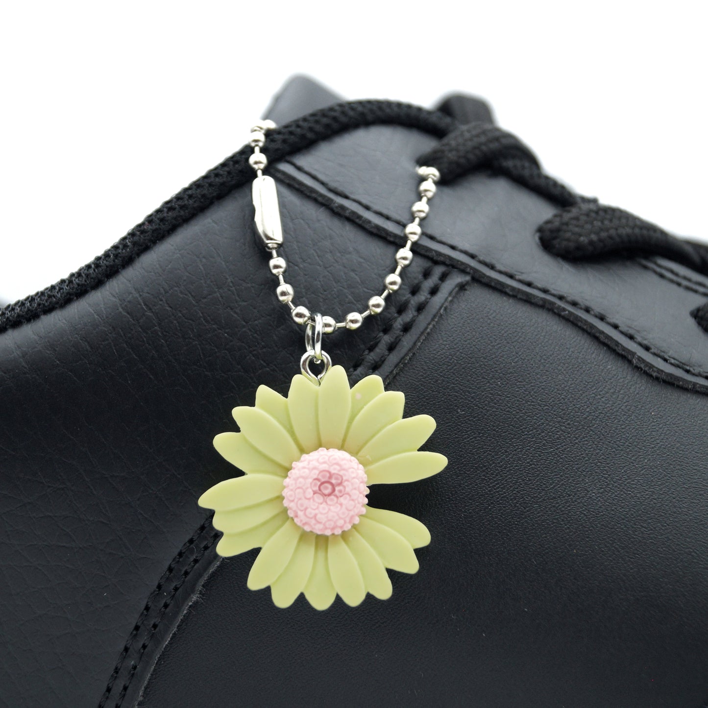 Shoe pendant flower green 1 piece