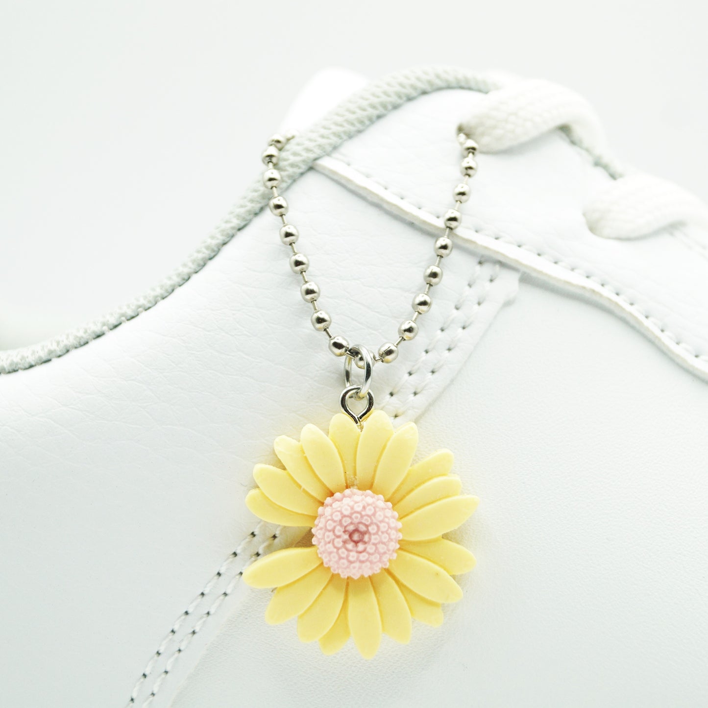 Shoe pendant flower yellow 1 piece