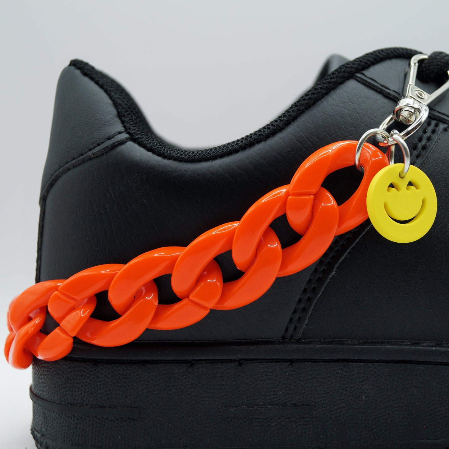 Shoe chain with smile orange 1 piece