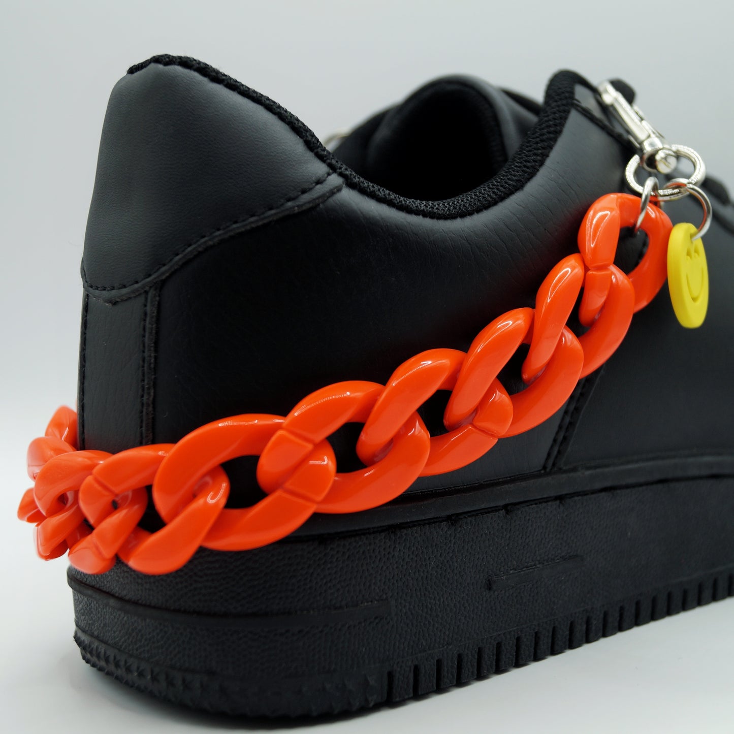 Shoe chain with smile orange 1 piece