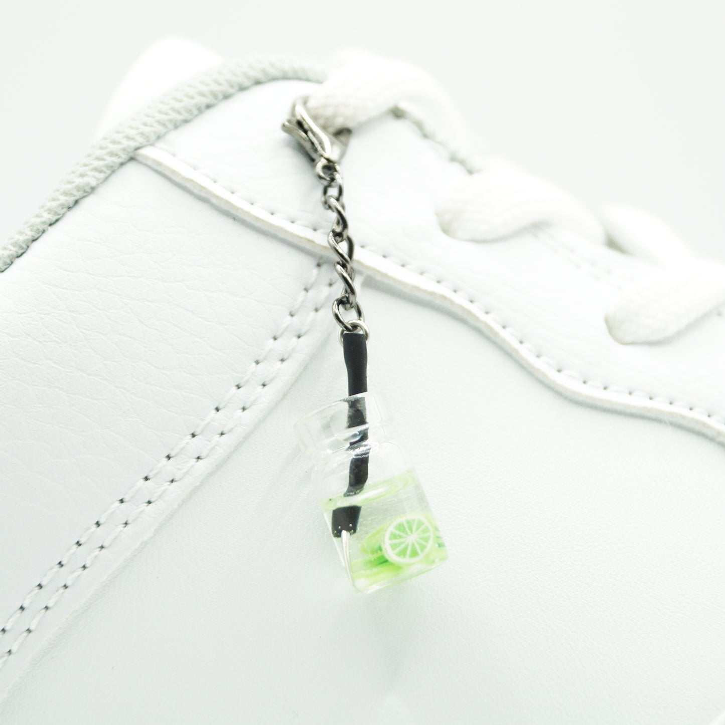 Shoe pendant lime drink glass 1 piece.